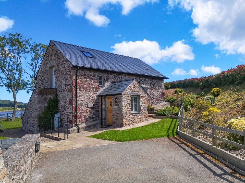 Estuary Cottage - remote coastal cottage with log burner