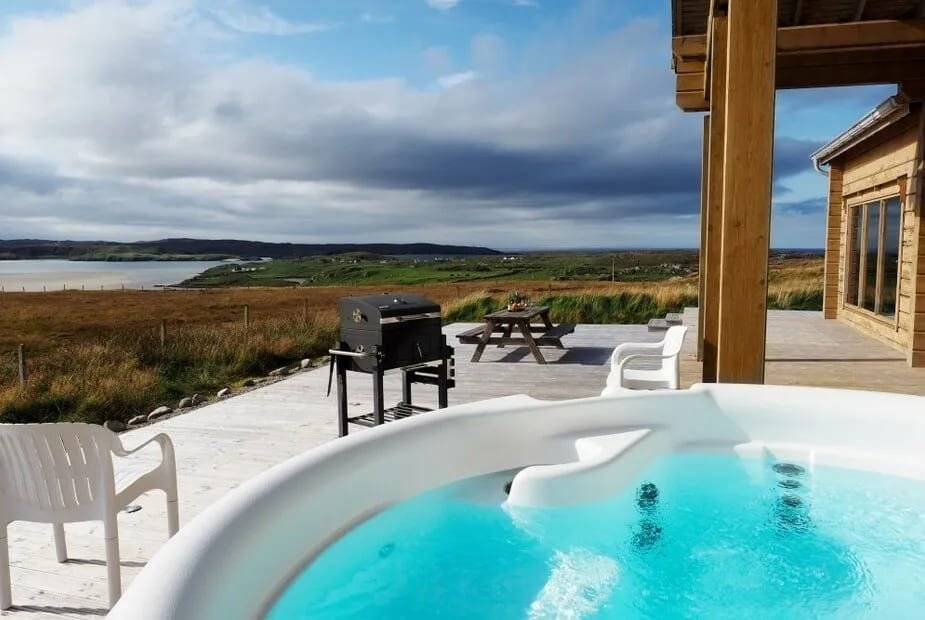 Eagle Lodge Group Hot Tub Accommodation Uig Western Isles Scotland